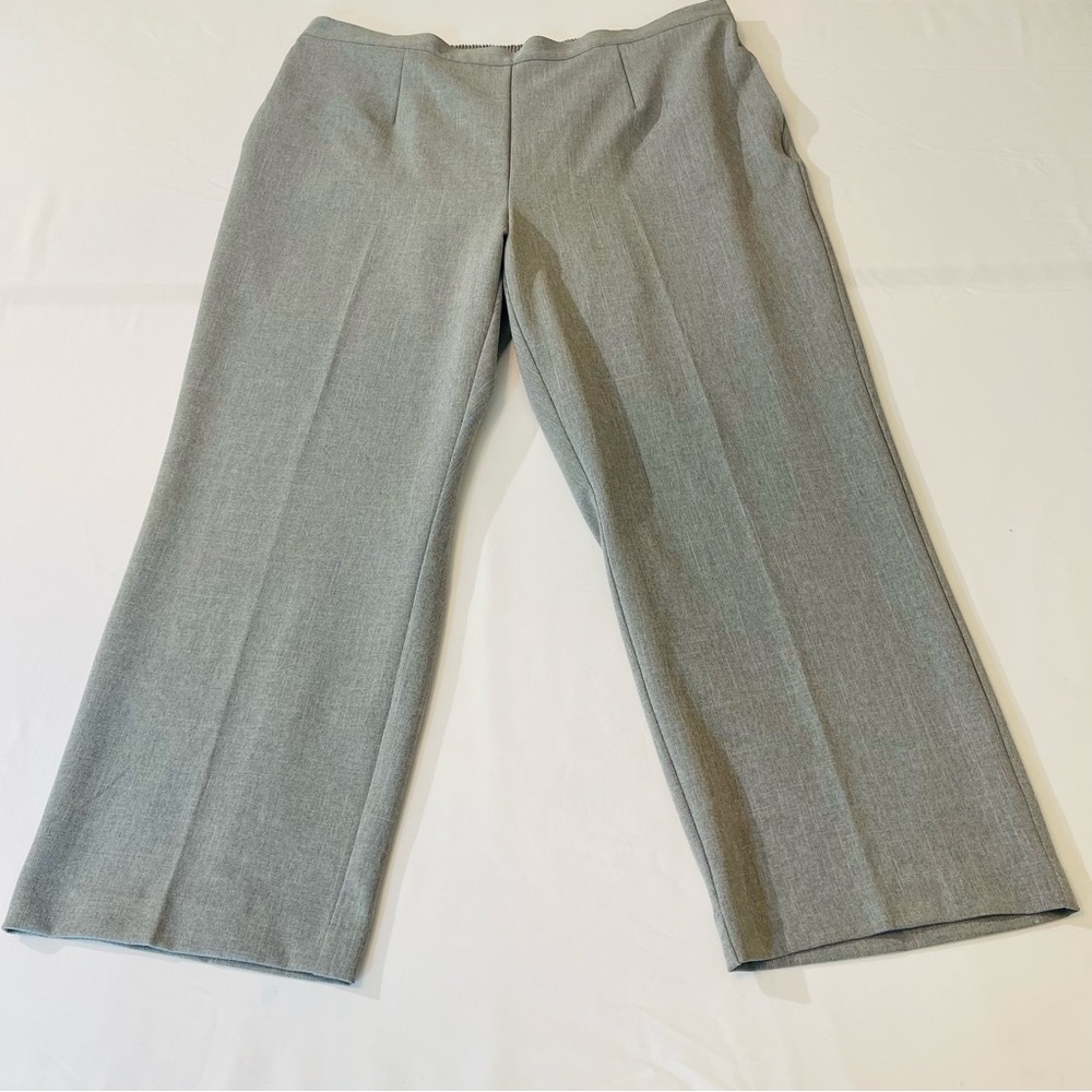 Alfred Dunner  women’s size 20 , gray, good condition , preowned